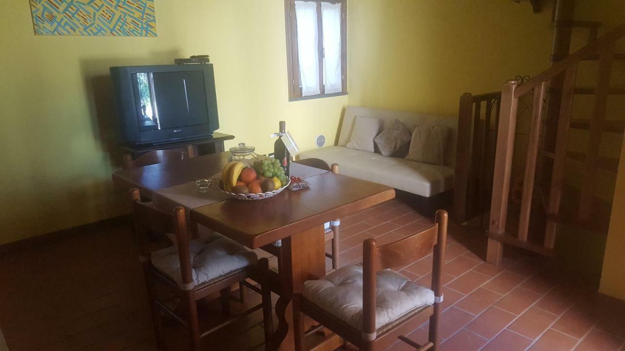 Il Borgo Dei Pini Apartment Винчи Екстериор снимка
